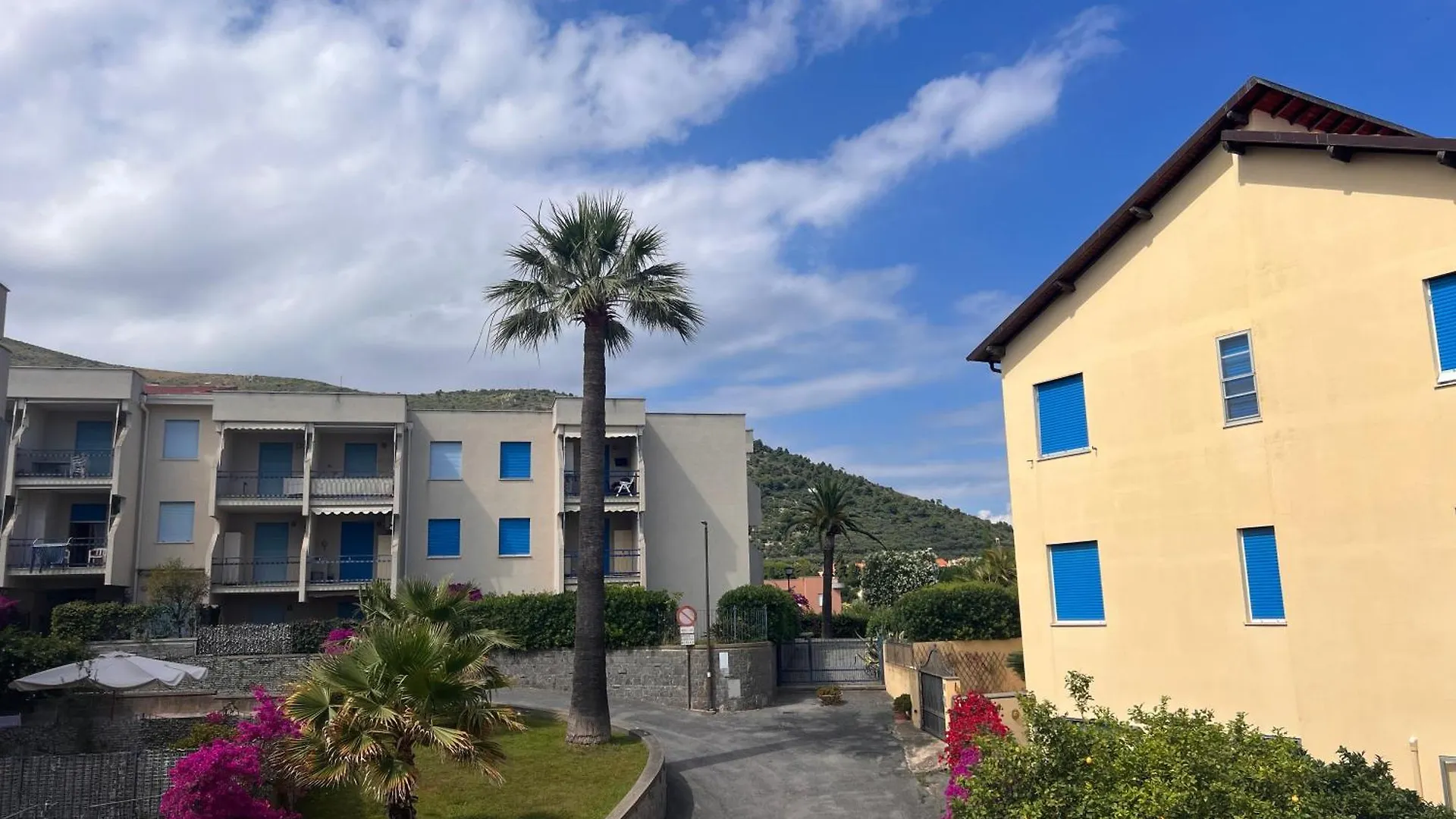 La Terrazza - Riviera-Holiday Ceriale 0*,  Italy
